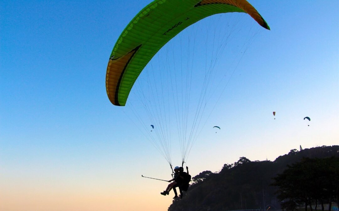 Voo de parapente: diversão nos ares